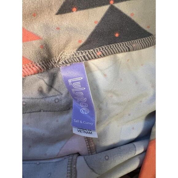 LuLaRoe Tall & Curvy TC Leggings Disney Minnie Mouse High Rise Blue Black NWOT - Picture 6 of 8